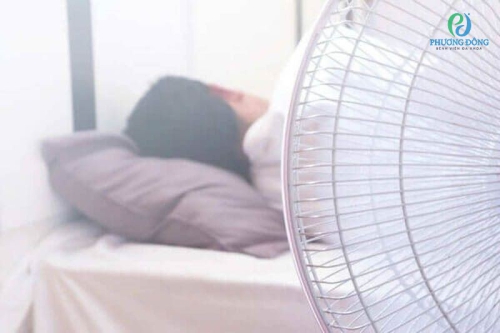 Bị cảm lạnh có nên bật quạt