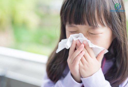 Bé sổ mũi nước trong có phải dấu hiệu cảm lạnh không