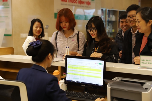 Cán bộ côn ty MEDA đăng ký danh sách khám Hay 888 Đăng nhập ngay