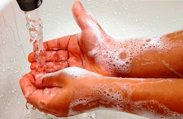 Điều trị bệnh tay chân miệng ở trẻ theo từng cấp độ